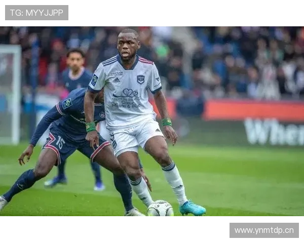 推进型后腰：奥纳纳的纵向带球能力